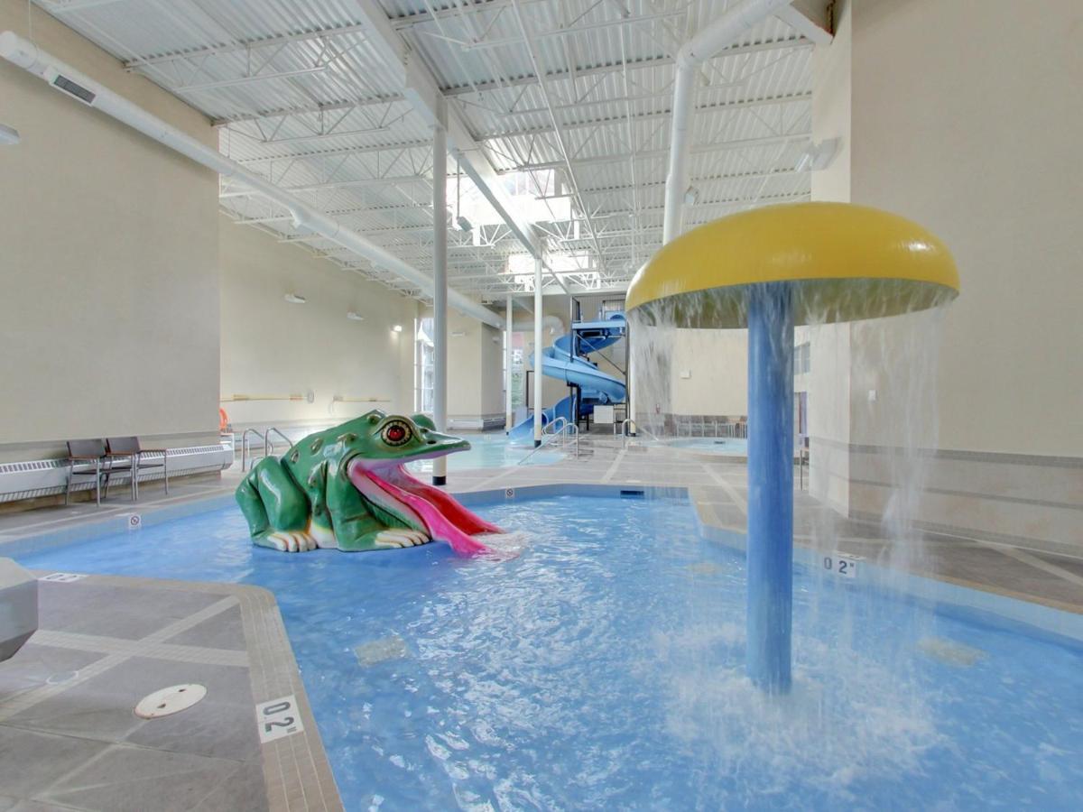 The Mountaineer By Instantsuites Pool & Hottub キャンモア エクステリア 写真